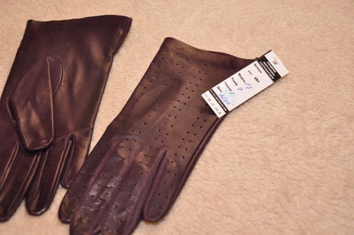Women Italian geinuine perforated Lambskin nappa color Leather unlined Gloves - Picture 13 of 34