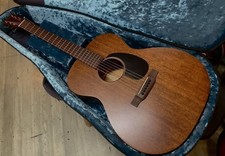 Martin 000-15M Akustikgitarre komplett massiv Mahagoni mit Tonabnehmer, 000...