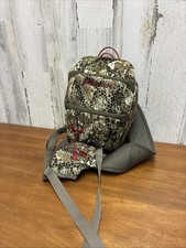 Badlands Bino X Approach Camo Binocular Magnetic Bag & Harness Great Condition