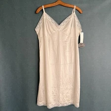 Vtg Wondermaid Ivory Full Slip Size 40 Lace Non Cling Nylon Lingerie Made in USA