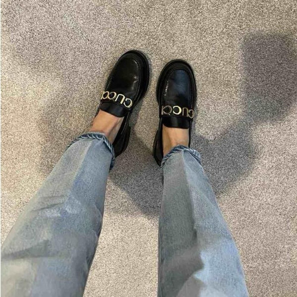 Gucci EU 39 Black Chunky Cara Loafers Gold Letters Logo Authentic