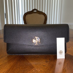 tory burch kira clutch