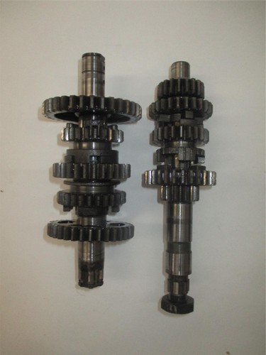 82 YAMAHA XT200 J XT 200 TRANSMISSION MAIN DRIVE AXLE SHAFTS