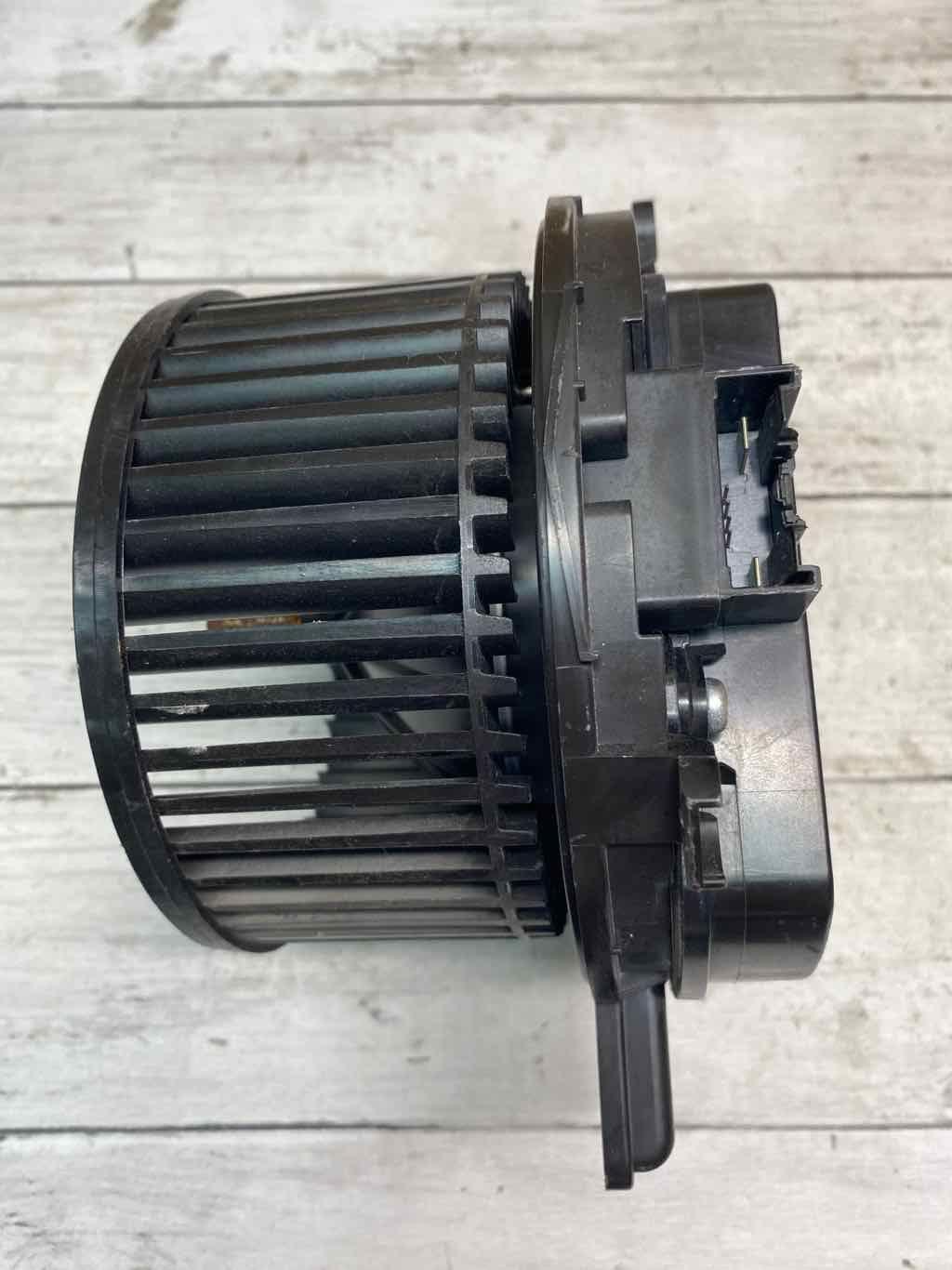 Chevy Traverse blower motor 18 21 hvac ac heater blower motor assy OEM