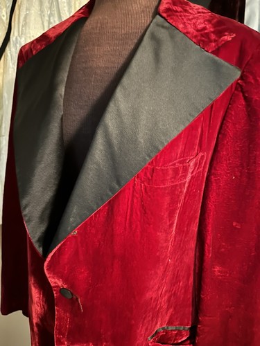 Vintage 1970s Bradleigh Crushed Red Velvet Tuxedo Jacket Size 38 - Flawed - Picture 3 of 8
