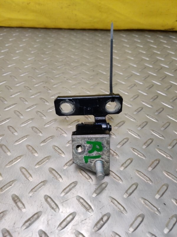 09 08 07 06 05 Bentley Continental Flying Spur Rear Left Door Upper Hinge OEM