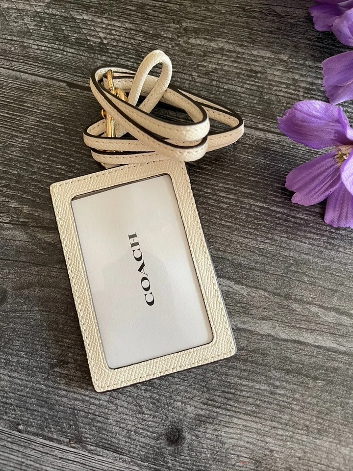 Nuevo con etiquetas Nuevo Coach F57311 Cordón Portatarjetas Insignia Estuche Cuero Tiza Blanco $68 Foto 2 de 4