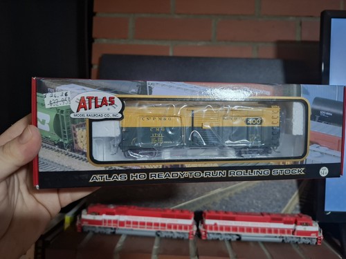 Coche de caja reconstruido de acero Atlas HO Chicago y North Western (CMO) USRA 6409-2 | Condition: New