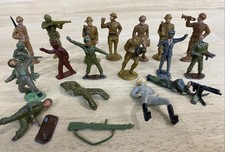 Vintage Antique Lead PLASTIC Bakelite toy soldier army men Lot of 19 SOME BROKE