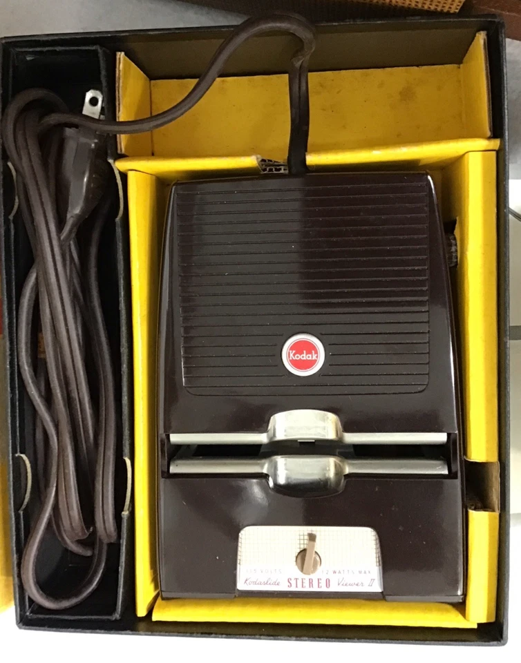 Kodak Kodaslide Stereo Viewer II Kodaslide + Stereo Realist Slide Case - Image 2 of 4