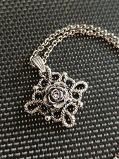 alter Rosen Kettenanhänger, schön verziert, Handarbeit+ Kette TOPVintage Rarität