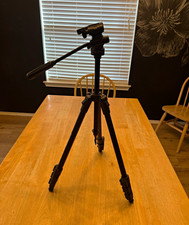 Targus TG-P60T 60in Aluminum Tripod Pan/Tilt Head Quick Release for Camera