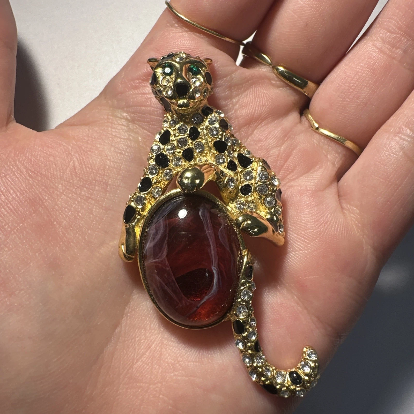 Broche Panthère Dorée À Strass Blanc Et Pierre Rouge Bijoux Fantaisie