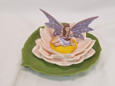 Schleich Bayala 70415 Elfe Yasira auf Seerose