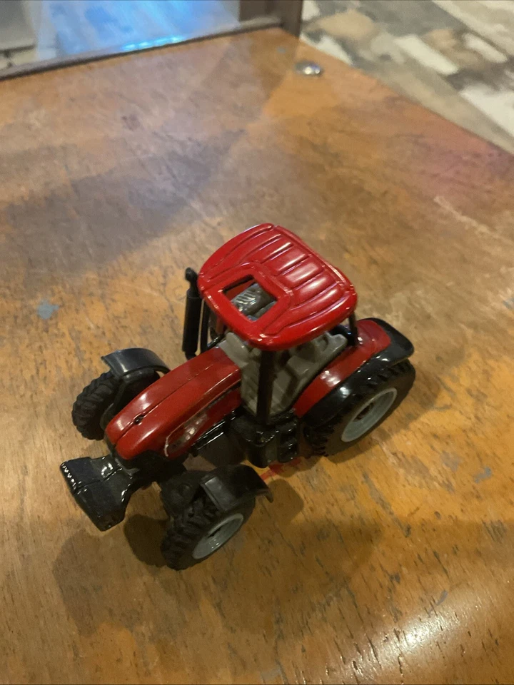 ERTL 1/64 Scale - Case International MXU135 Tractor - (4x4 Tractor) - Image 2 of 4