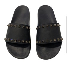 Valentino Garavani Mens ROCKSTUD RUBBER SLIDER SANDAL, Dark Navy Color