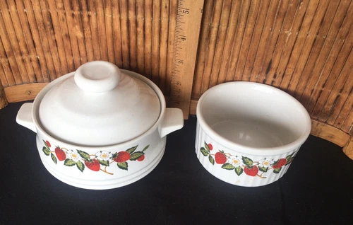 Sheffield Strawberries n Cream Stoneware / 1 Mini Casserole w/lid & 1 Ramekin