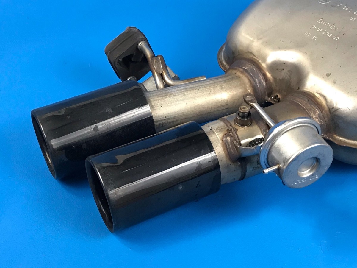 13-16 BMW F10 M5 RIGHT PASSENGER SIDE EXHAUST MUFFLER STOCK