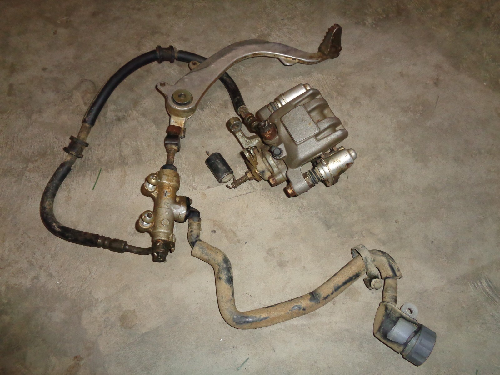 HONDA TRX 450R TRX 450ER TRX450R REAR BACK BRAKE CALIPER MASTER