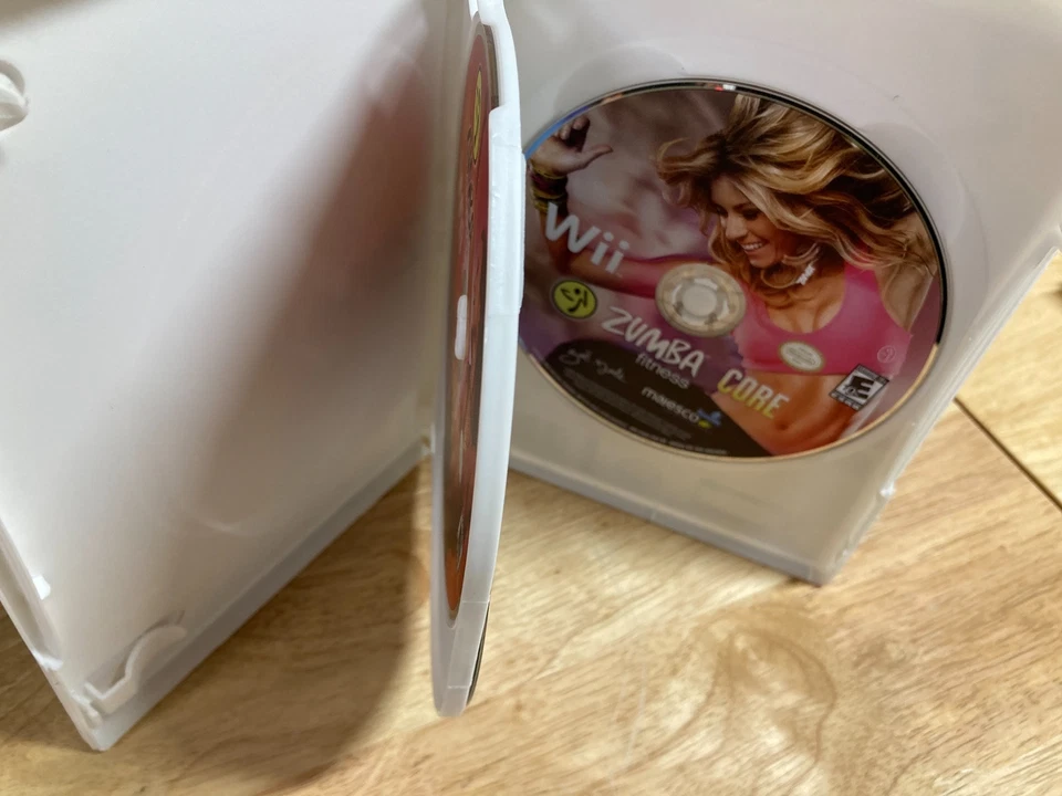 Zumba Fitness 1 2 y Core 3 Juego Paquete Con Cinturón Nintendo Wii Foto 2 de 2