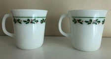 Corning Mugs Winter Holly Set of 2