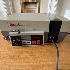 Nintendo NES Entertainment System Grey Console + Controller