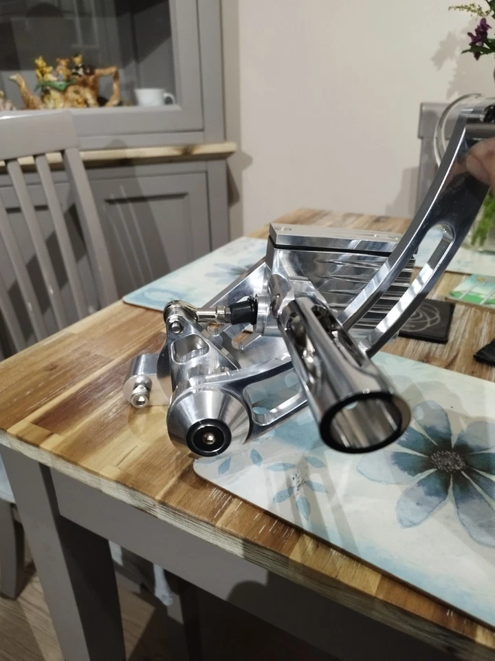 Controles delanteros en cromo Harley Davidson Fatboy FLFB o Heritage FLHCS Foto 3 de 4