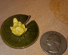 HAGEN-RENAKER LILLY PAD FIGURINE MADE IN USA