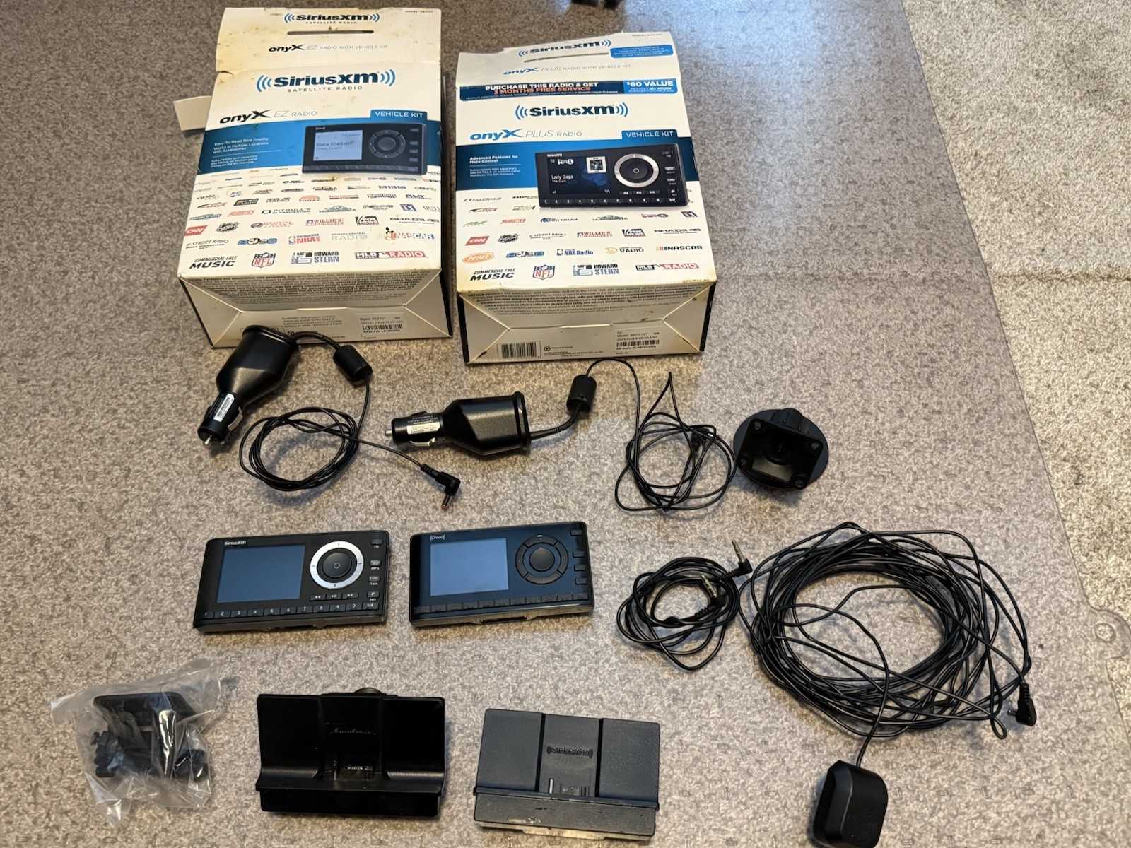 Lot - With Accessories - Clean Working