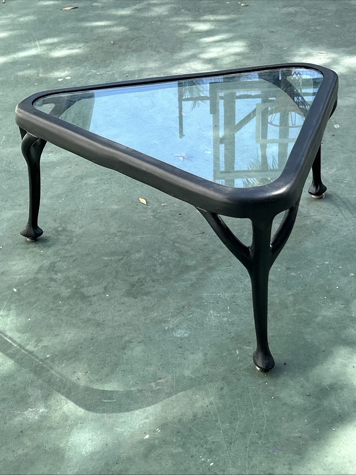 Современный винтажный стол для патио из кованого железа середины века из цельного металла треугольный - Изображение 2 из 4