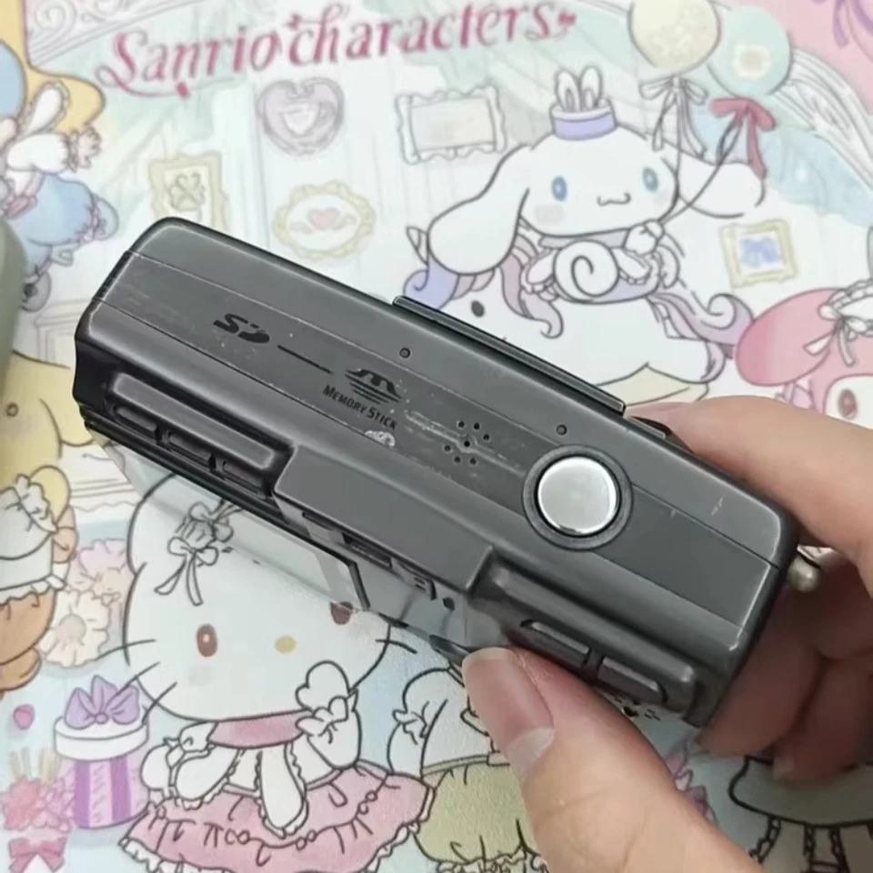 Konica Revio KD-500Z Digital Camera 5MP 3x Optical Zoom English Language Gray - Image 4 of 4