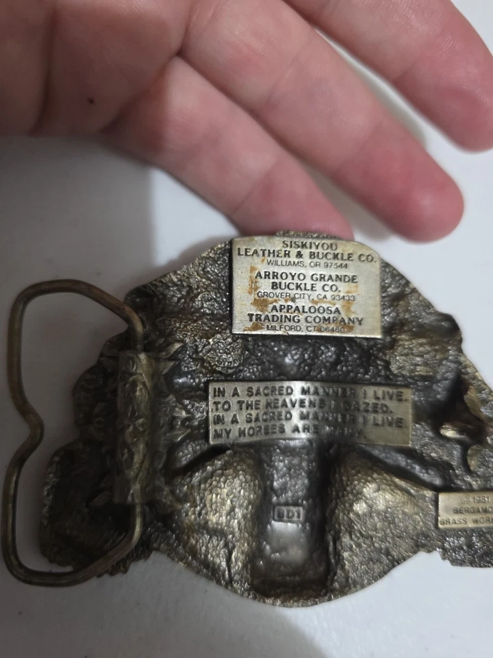 Siskiyou 1981 vintage hebilla de cinturón peltre rezando jefe indio nativo Foto 4 de 4