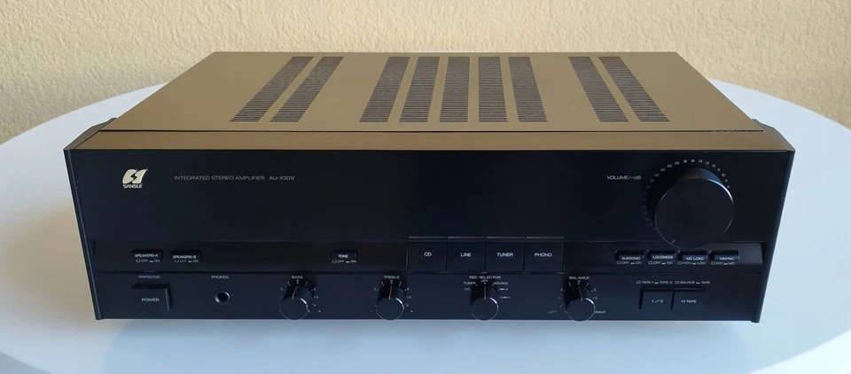 Voll-Verstärker von Sansui, Typ AU-X 301i, 2 x 100 / 160 Watt