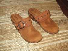 Born Banyan Clogs Suede Buckle Slip On Dark Brick Distressed Womens Size 8
