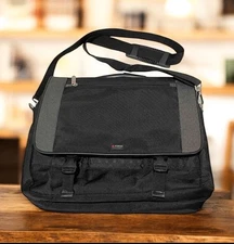 Foray Black Canvas Laptop Shoulder Bag Briefcase Carrying Case Messenger 17x12”