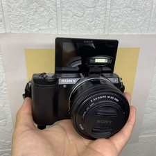 90 NEW Sony Alpha A5000 Mirrorless Camera w/ 16-50mm Lens 20.1MP Flip-Up Screen