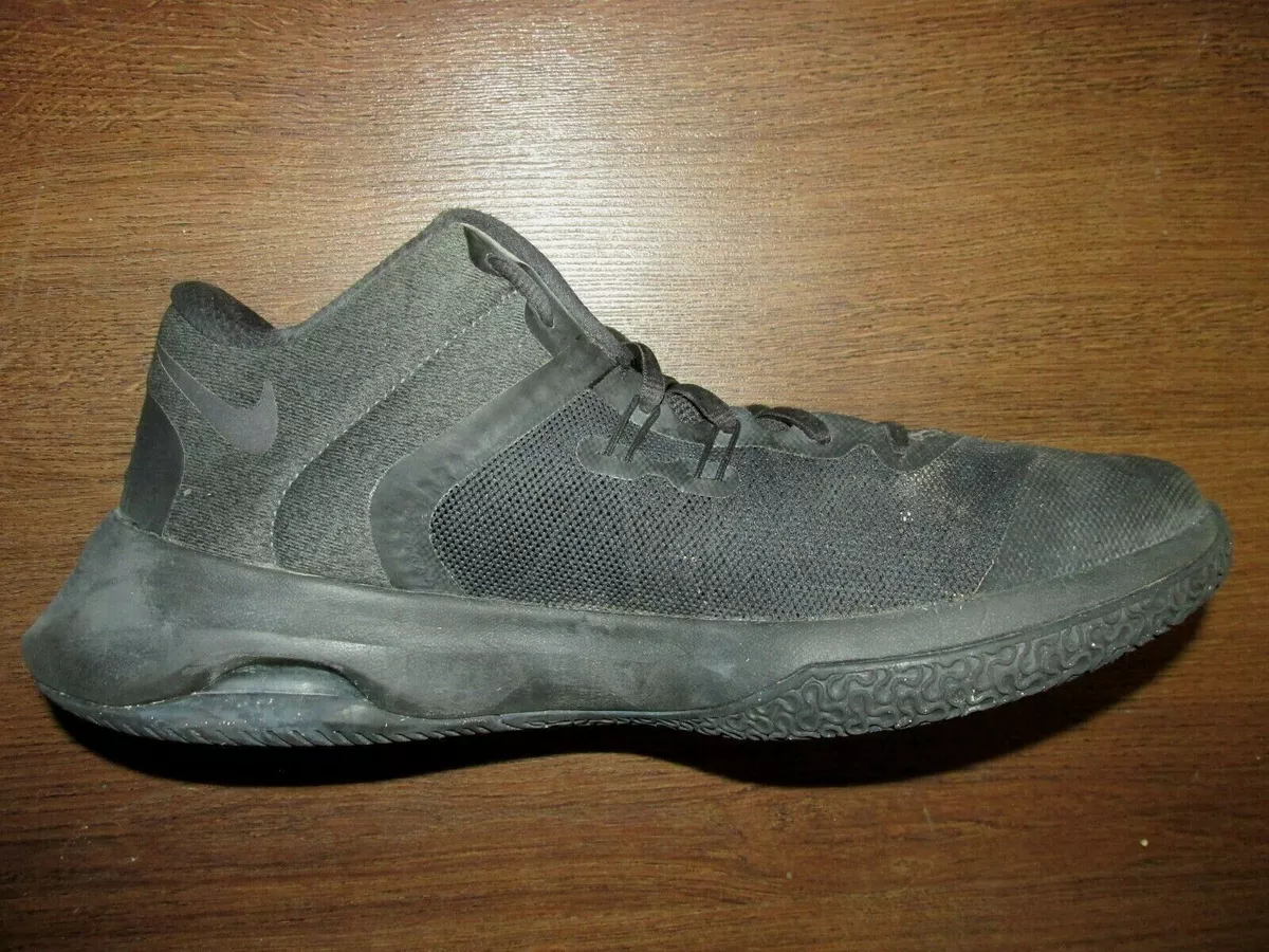 Nike men's air versatile ii nbk basketball shoes hotsell
