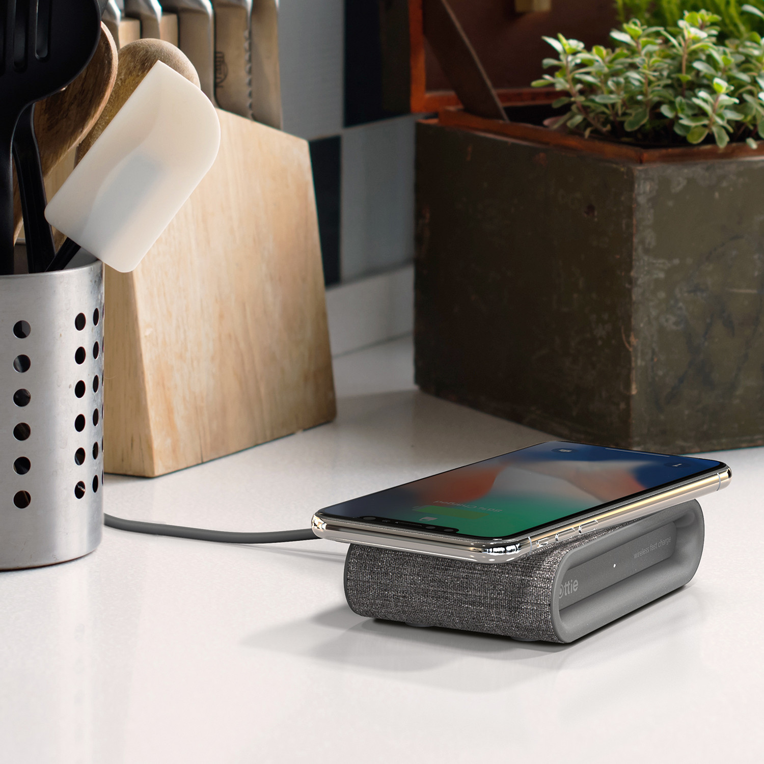 IOttie iON Wireless Plus Fast Charging Pad (Grey)