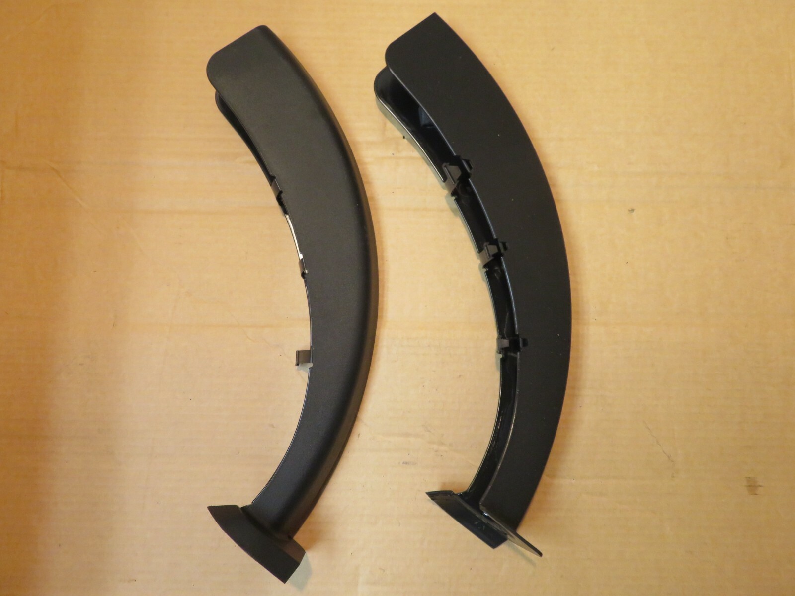 2014-2017 MASERATI GHIBLI SQ4 PASSENGER & DRIVER SIDE REAR TRUNK HINGE COVER OEM
