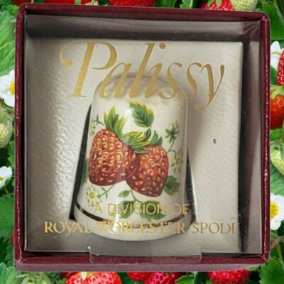 Strawberries Thimble Gold Rim Palissy A Division Royal Worcester Spode England