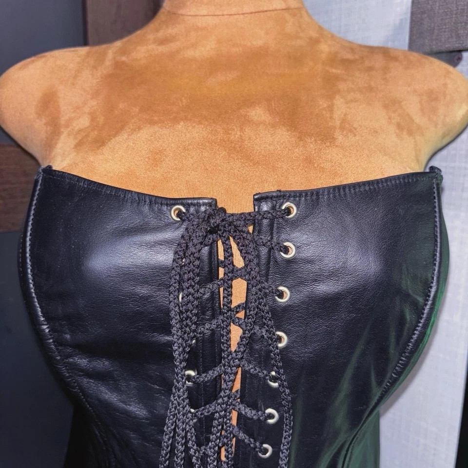 Corsé ALLURE Vintage 100% Cuero Negro Sobre Busto Talla XL Foto 2 de 4