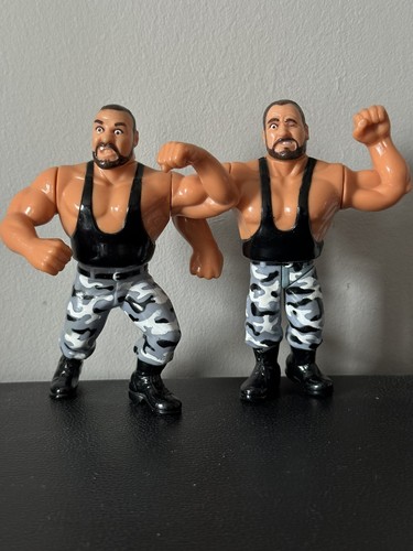 WWF WWE Hasbro Wrestling Figures. Series 2: The Th...