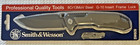 Smith & Wesson SW609 8Cr13MoV Drop Point Plain Edge Frame Lock Pocketknife — photo 1