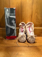 New Capezio Leather Ballet Slippers Kid's Size 9.5