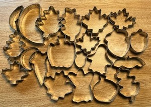 Lot of 21 Metal Cookie Cutter Fall Acorns Oak & Maple Leaves Moon Ghost Bat++