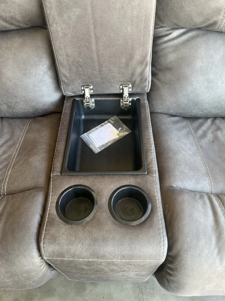 Диван откидывающийся двойной для 2 человек с подстаканником и средней консолью мебель Ashley - Изображение 3 из 4