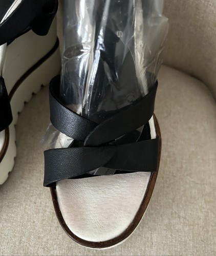 Palomitas By Paloma Barcelo' Black Leather Twist Strap Sandals-Size 41-(8.5) - Picture 4 of 12