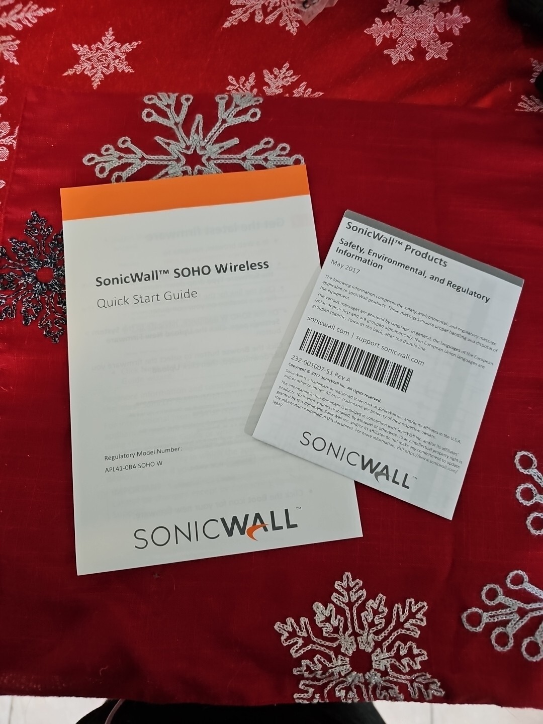 как выглядит 01-SSC-0648 SonicWALL Soho Wireless-N Secure Upgrade Plus 3yr Unregistered фото