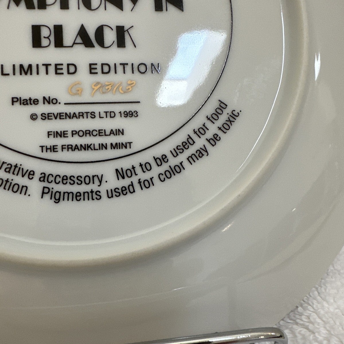 2 Plates Franklin Mint House of Erte ART DECO Symphony in Black La