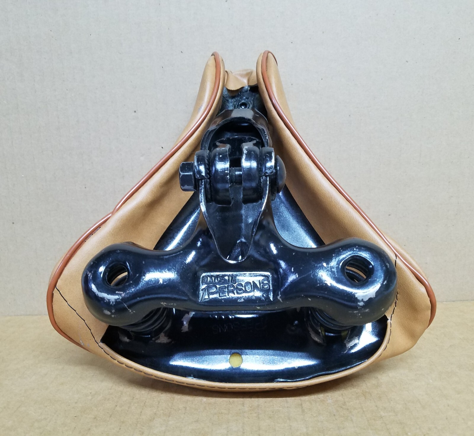 193 VINTAGE OLD VERY NICE BROWN PERSONS BICYCLE BIKE SEAT SADDLE MADE